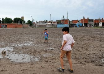 Fútbol en la cancha del Club Atlético Estrella Roja