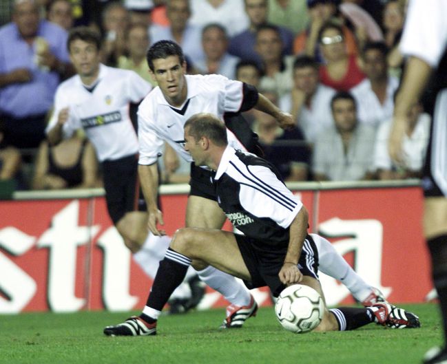 Albelda y Zidane, en el debut del francés en España. 