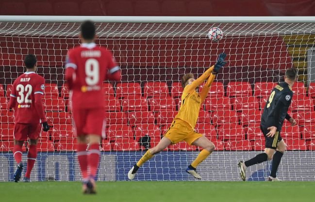 La peculiar historia de Caoimhin Kelleher, el portero que salvó al Liverpool ante el Ajax