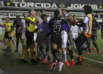 Santos avanza en un partido que se alargó hasta el 113