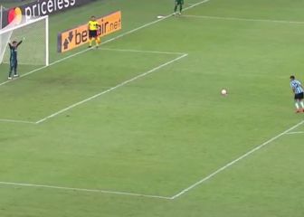 18 años, en Maracaná y con Diego Alves amedrentándole: su gesto antes del penalti arrasa