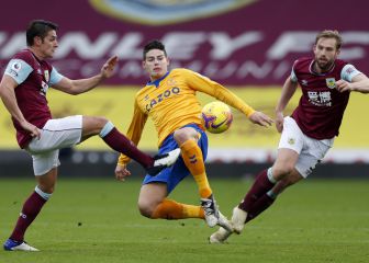 El Everton de James sigue en el túnel