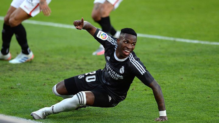 Aprobados y suspensos del Real Madrid ante el Sevilla: Vinicius, un golpe de suerte