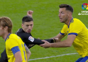 Lenglet, un agarrón de Alcalá y el VAR nada: el barcelonismo recuerda lo de Ramos