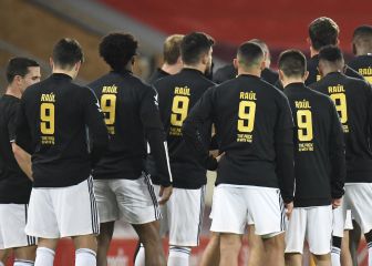 Raúl Jiménez sale del hospital y vuelve a casa