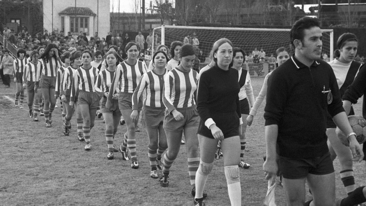 Resultado de imagen de 50 aniversario de seleccion femenina de futbol