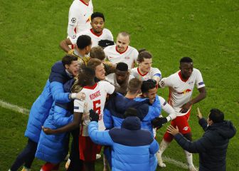 El United reacciona tarde ante el Leipzig y se queda fuera de la Champions