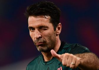 Buffon amplía su leyenda