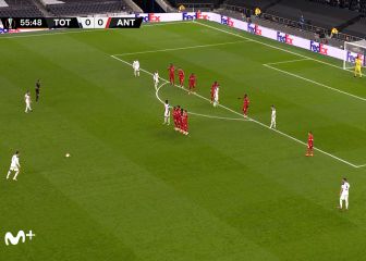 Desde ahí, a más de 30 metros, Bale bordea el gol de libre directo de la temporada