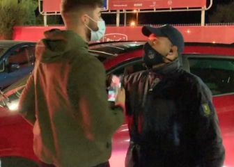 El altercado por Suárez que acabó en trifulca en el parking entre seguridad y aficionado...