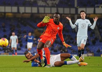 Los palos y un error de Mendy dejan al Chelsea sin liderato