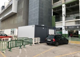 El Elche instala dos casetas con ducha en el exterior de su estadio