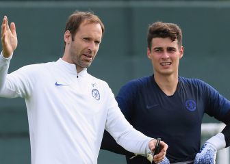Cech baja de los despachos y volverá a jugar con el Chelsea