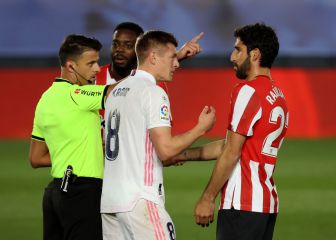 Primera expulsión de Raúl en Liga como león en 180 partidos