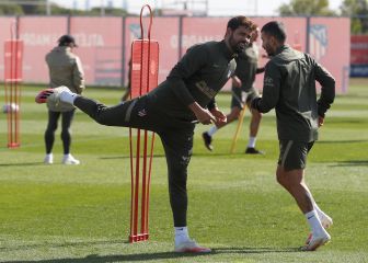 Costa se entrena con el grupo