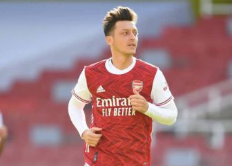 Özil tiene ofertas de todo el mundo, pero seguirá en el Arsenal