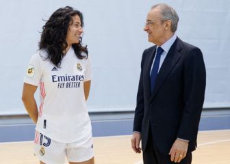 Florentino se estrena en el palco femenino para el derbi