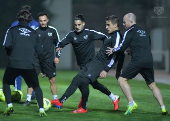 El Rayo se aferra a su poderío en Vallecas para volver al playoff