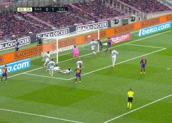 Una secuencia de locos: pasó de todo en el polémico penalti que acabó con Messi igualando a Pelé