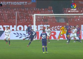 El golazo de museo de Raúl García que rescató al Valladolid a tres del final en el Pizjuán