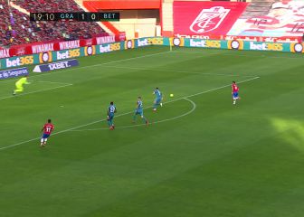 No es ni mucho menos su primer error grosero de esta Liga: la 'asistencia' de Bartra a Soldado