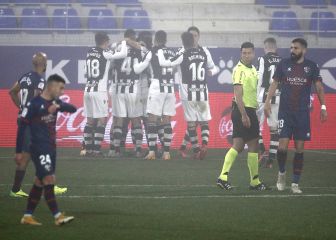 Huesca y Levante empatan