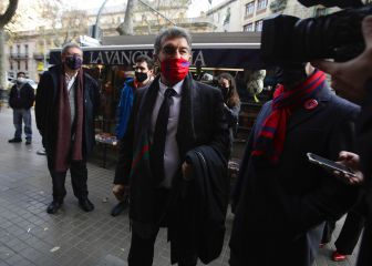 Los precandidatos recogen las papeletas: Laporta, 60.000