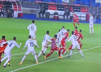 El penalti por agarrón de Casemiro que genera polémica