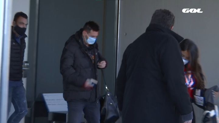 La llegada de Messi a Barcelona tras sus vacaciones de Navidad
