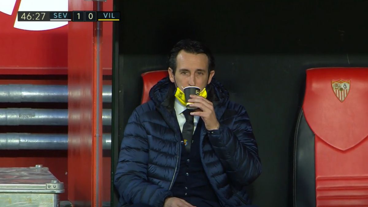 Solo él podía dejarnos esta imagen en el banquillo: Emery y su café