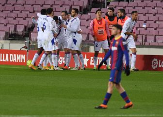 El Barcelona despide un año amargo con otro tropiezo