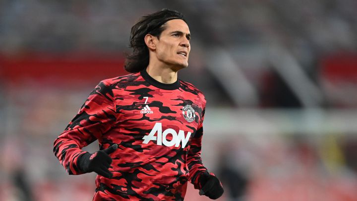 Cavani, sancionado tres partidos por su post del \