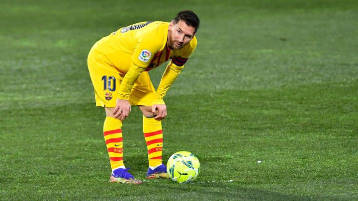 Messi, otros 8 tiros al limbo