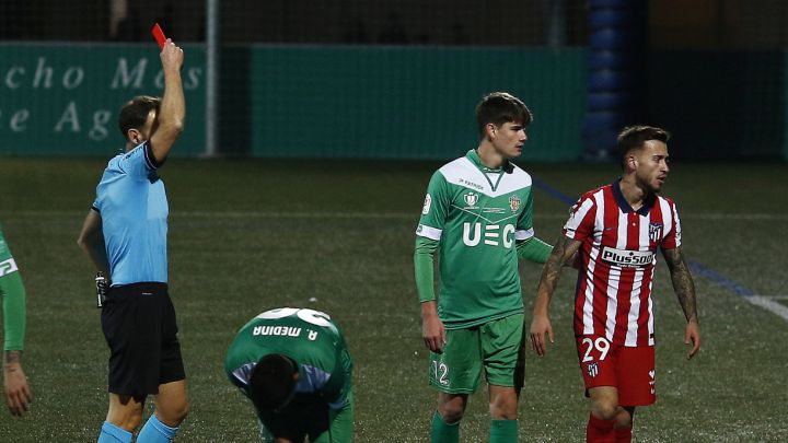 Ricard, del Atlético, expulsado.