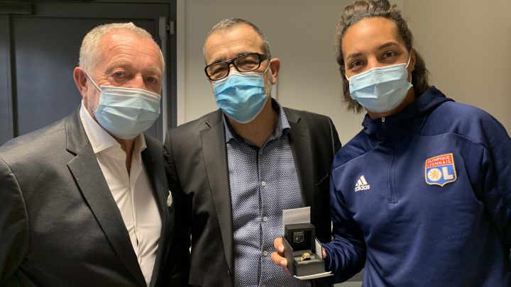 El Lyon, a lo NBA: Aulas regaló un anillo a sus jugadoras tras las siete Champions