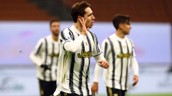 Chiesa celebra un gol