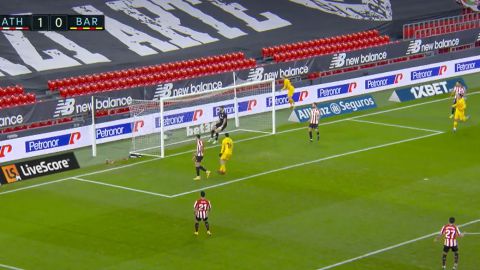 El gesto de Íñigo Martínez a Unai Simón que condena y mucho al portero de España