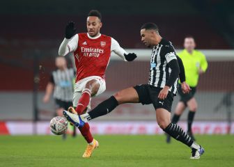 Smith Rowe y Aubameyang dan el pase al Arsenal en la prórroga