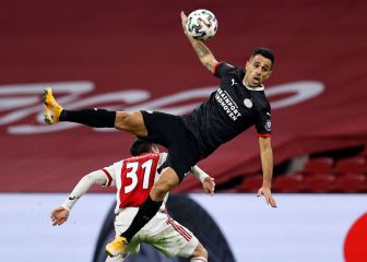 Zahavi no basta para arrebatarle el liderato al Ajax