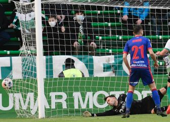 El Racing entra en barrena