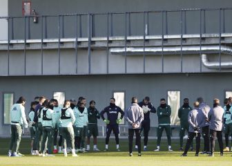 Álex Moreno entra en una lista del Betis de la que sale Guido