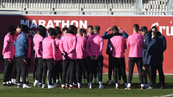El Sevilla tom rumbo a Madrid tras una espera de dos horas