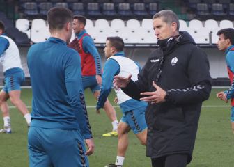 Garrido aísla a su plantilla cuatro días en El Saler