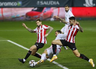 Marcelino moldea a sus centrales