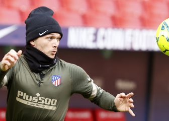 Trippier no se entrena con el Atlético... por unas molestias