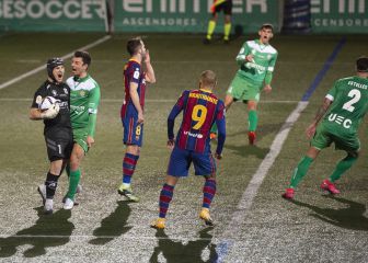 Ramón Juan becomes first keeper to save two penalties against Barcelona