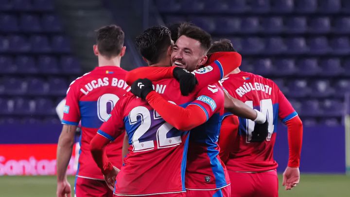 La primera vuelta del Elche, a la altura de 2014 y 2015