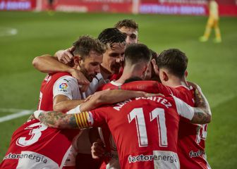 El rey se levanta del trono