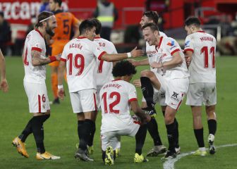 El 'huracán Sevilla' arrasa a un Valencia entregado