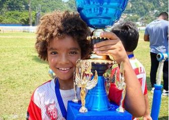 Un niño rompe el récord y firma con Nike con tan solo 8 años